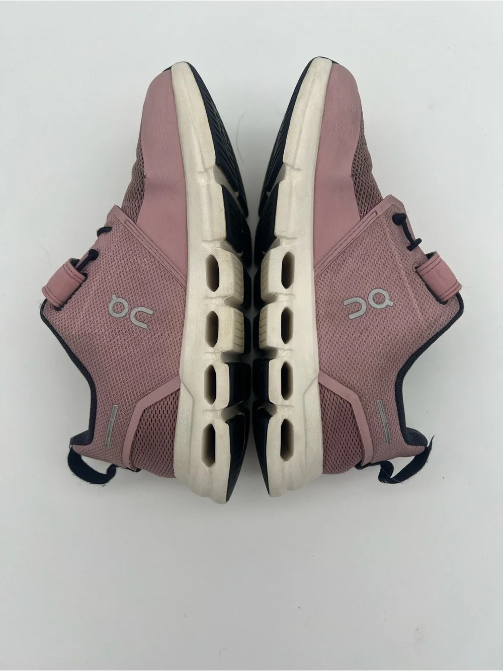 On Running Kids size 1 cloud play Pink Athletic Shoes no tie girls sneakers